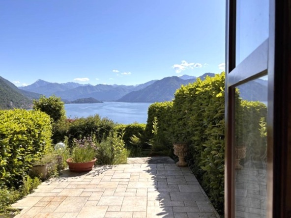Apartment in Argegno with garden