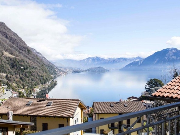 Confortevole appartamento ad Argegno con vista lago e parcheggio