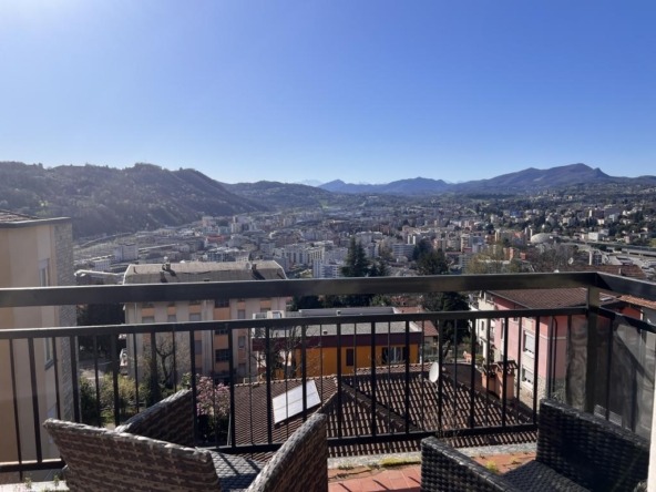 Appartamento a Sagnino (Como) con terrazza e vista panoramica