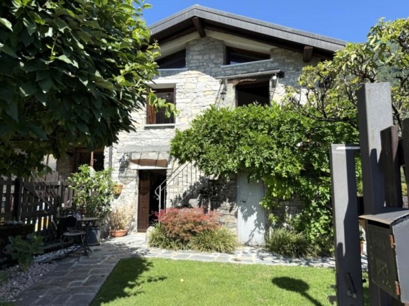 Mini casa ad Argegno con giardino e vista lago